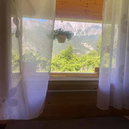 Bujtina Shkambi 3* Theth