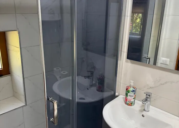 Bujtina Shkambi 泰斯